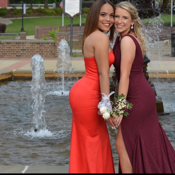 Red mermaid prom dress - Picture 3 of 6